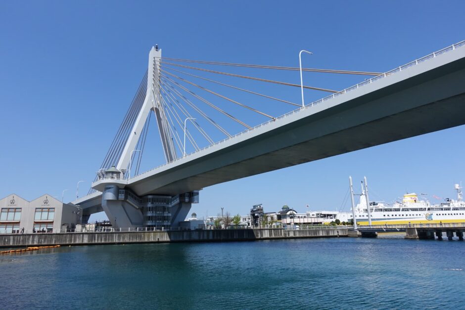 斜張橋（青森ベイブリッジ）