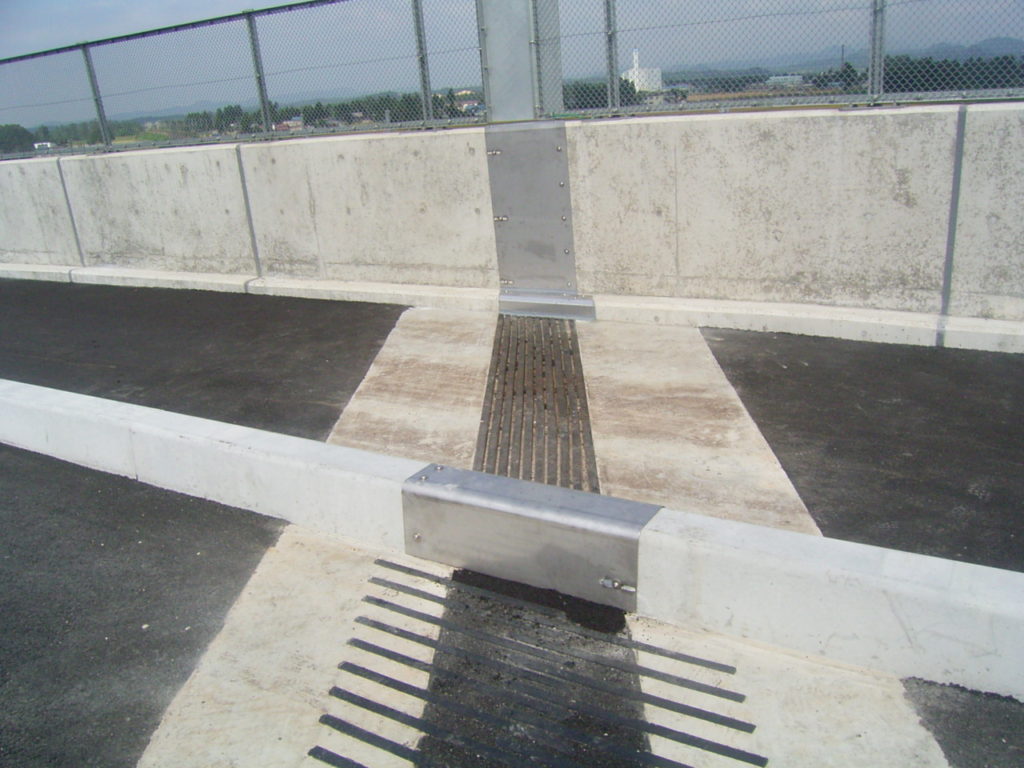 カバープレートの形いろいろ 条件に合わせて適切な選定を 伸縮装置基礎知識 伸縮装置navi